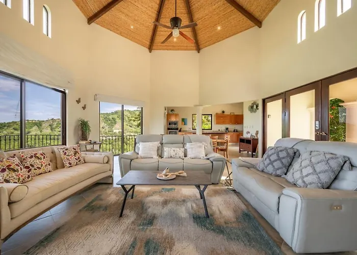 Casa De La Promesa, Luxurious Retreat With Pool