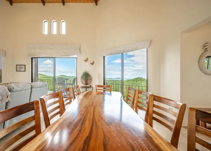 Casa De La Promesa, Luxurious Retreat With Pool