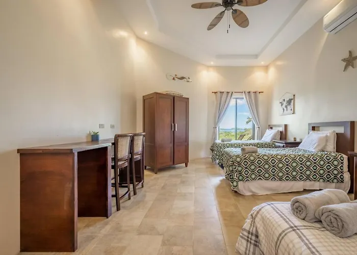 Casa De La Promesa, Luxurious Retreat With Pool Hébergement de vacances *